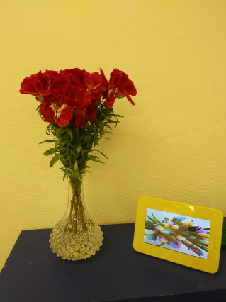 院内にゴデチアの花を飾っています 町田駅近くの整体 カイロ 小顔 町田整体院